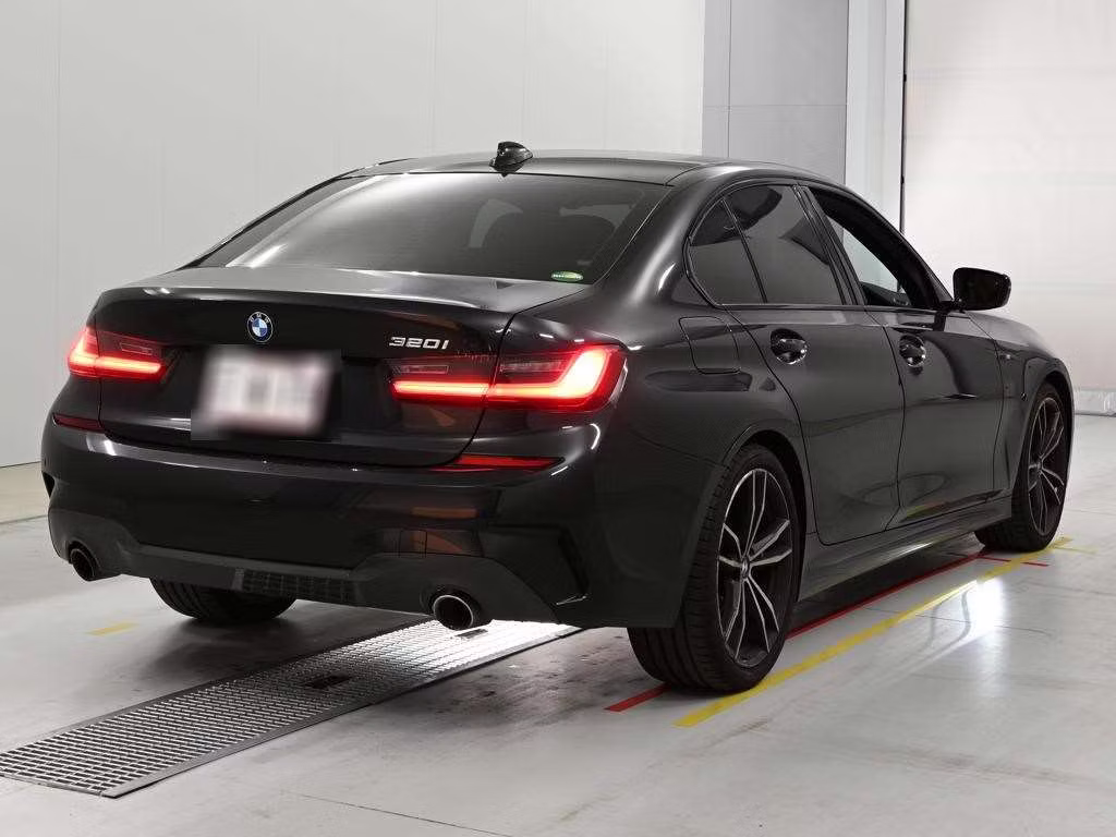 BMW 3-SERIES