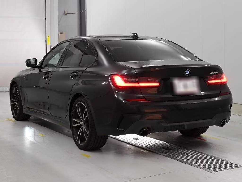 BMW 3-SERIES