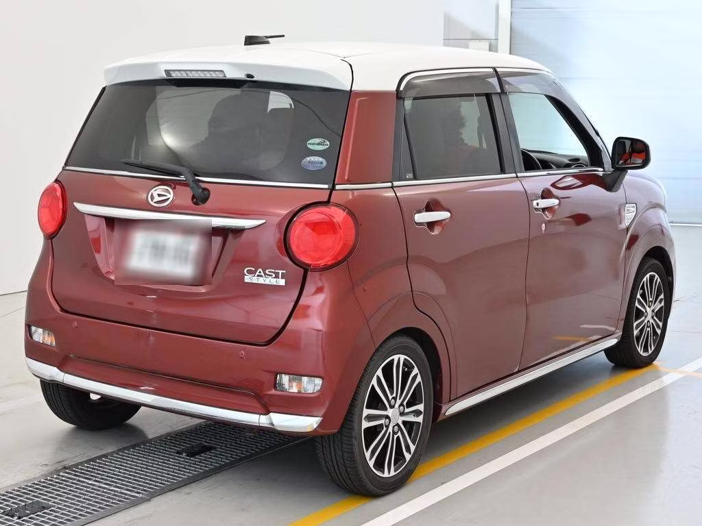 DAIHATSU CAST
