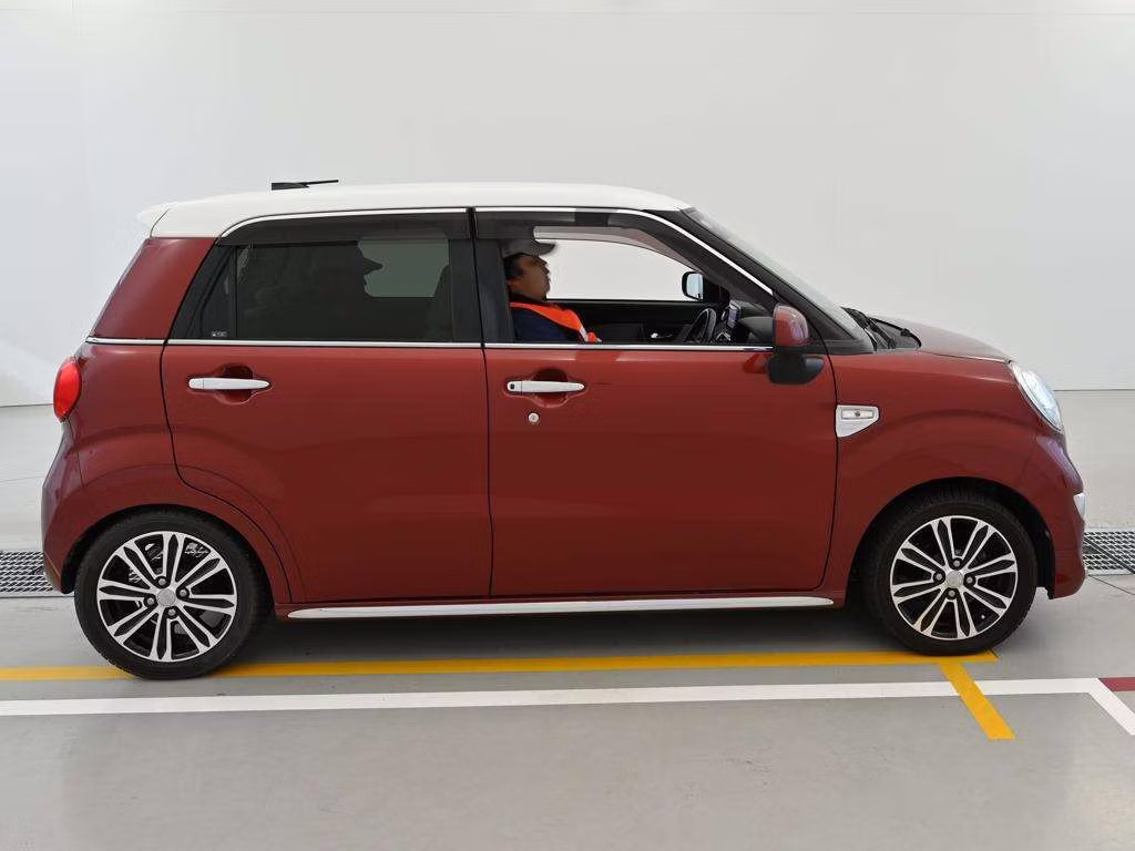 DAIHATSU CAST