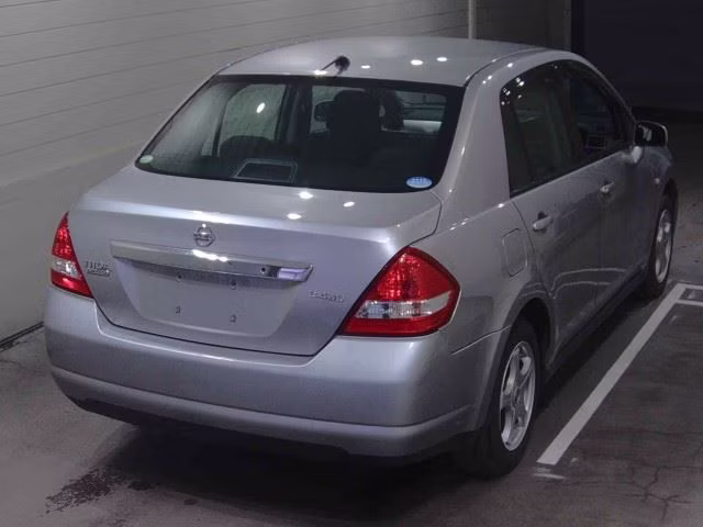 NISSAN TIIDA LATIO