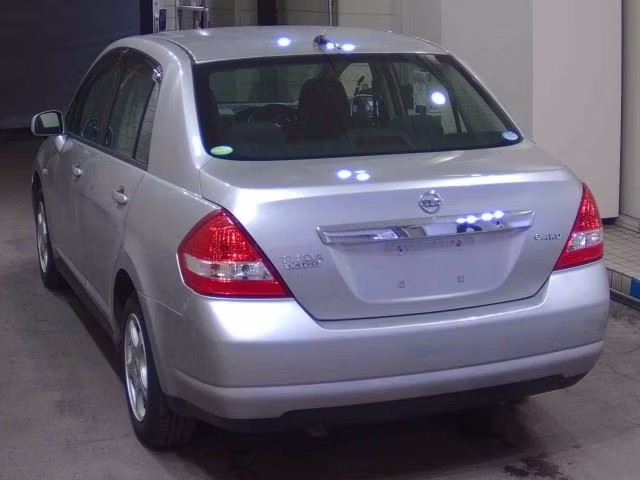 NISSAN TIIDA LATIO