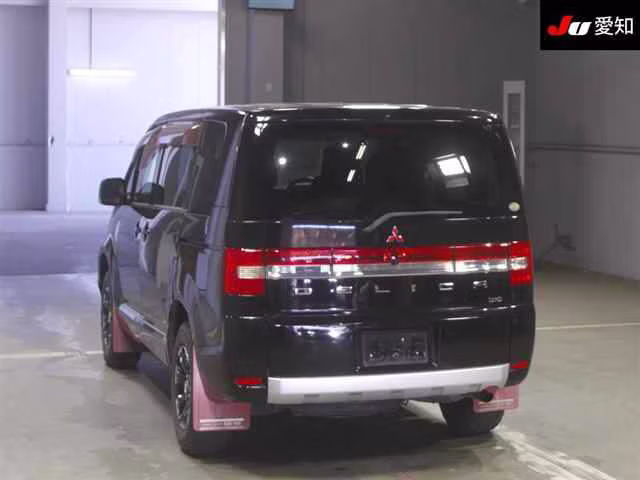 MITSUBISHI DELICA D:5
