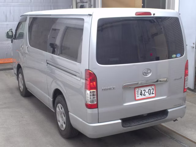 TOYOTA REGIUS ACE