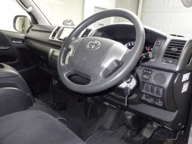 TOYOTA REGIUS ACE