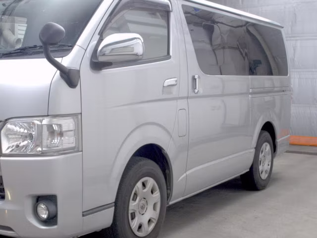TOYOTA REGIUS ACE