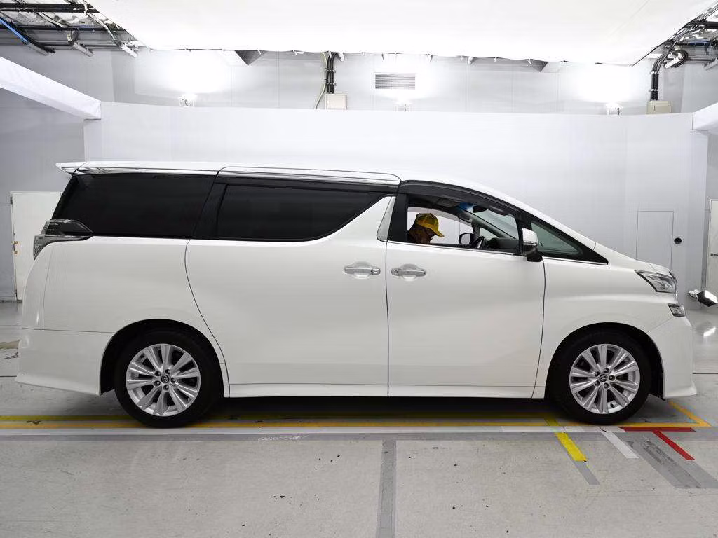 TOYOTA VELLFIRE