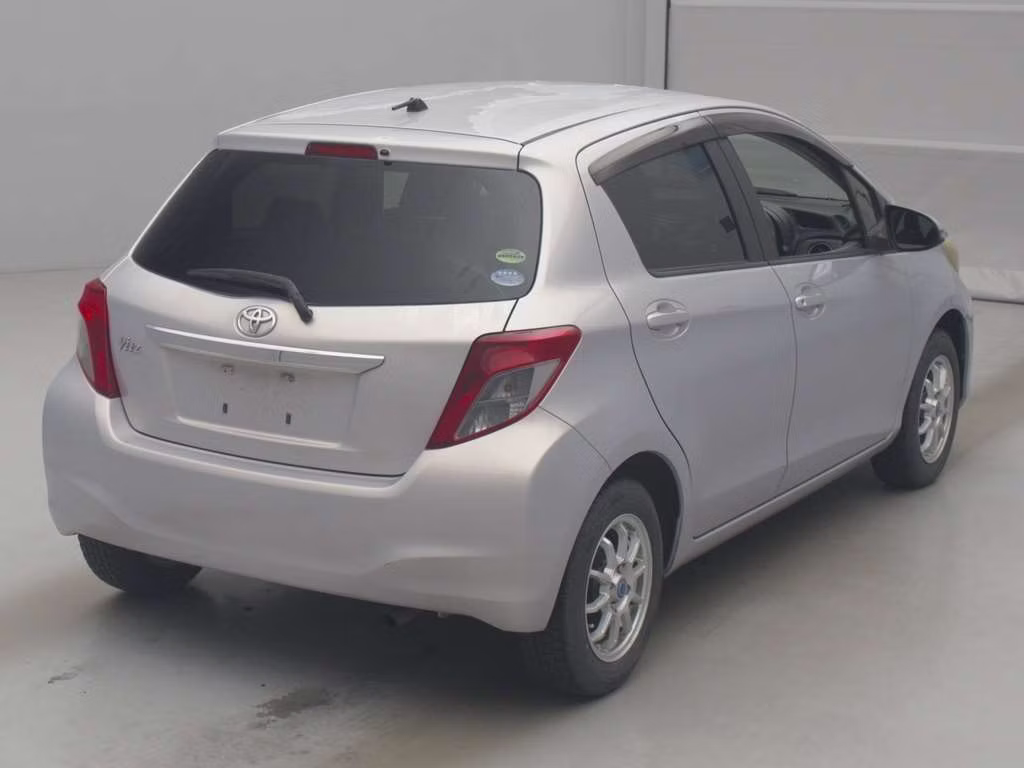TOYOTA VITZ