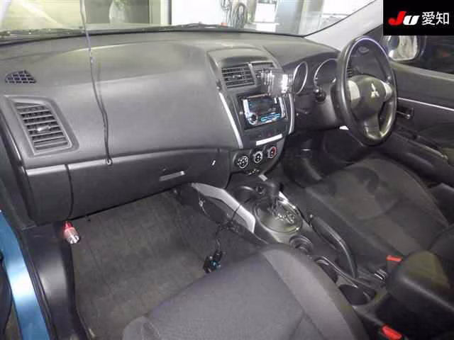 MITSUBISHI RVR