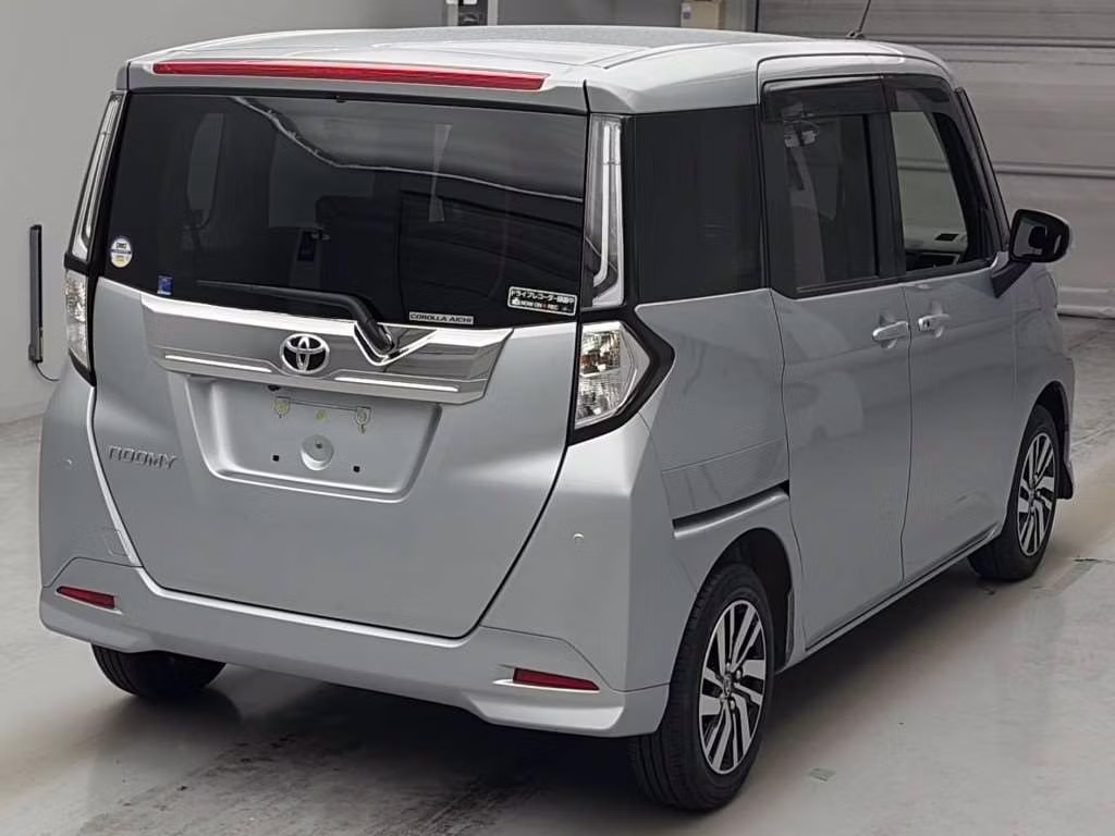 TOYOTA ROOMY
