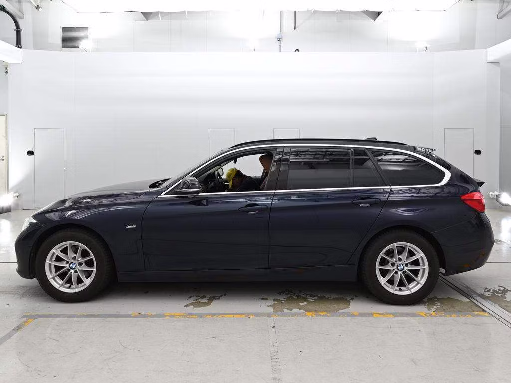 BMW 3-SERIES