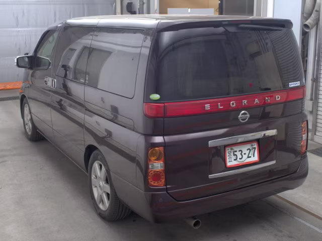 NISSAN ELGRAND