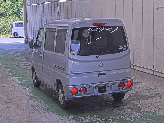 NISSAN CLIPPER