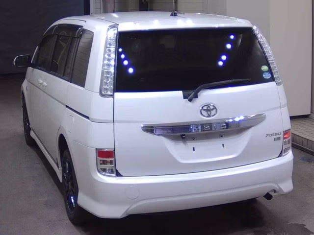 TOYOTA ISIS