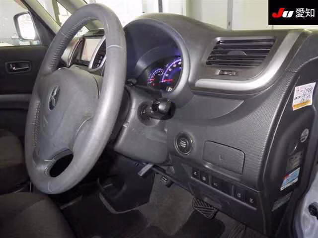 MITSUBISHI DELICA D:2