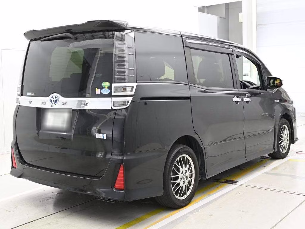 TOYOTA VOXY