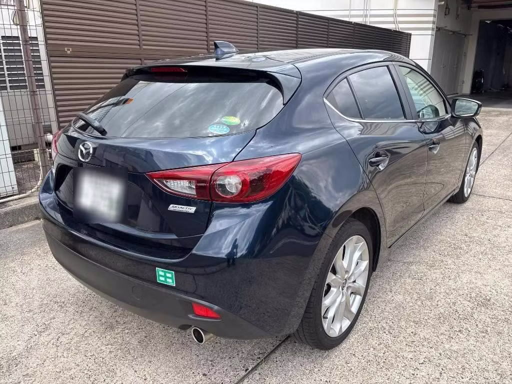 MAZDA AXELA