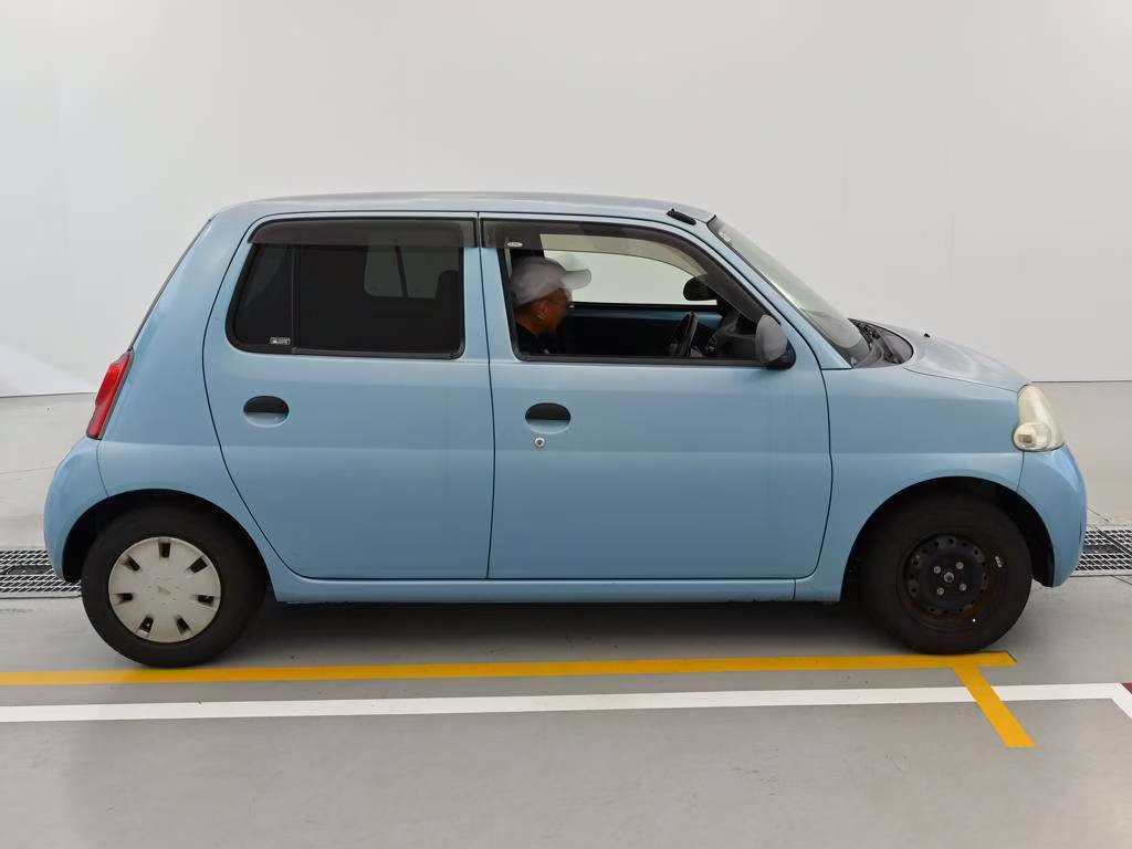 DAIHATSU ESSE