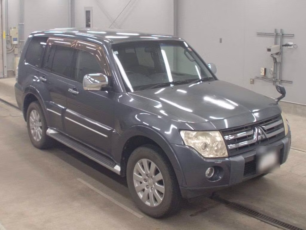 MITSUBISHI PAJERO