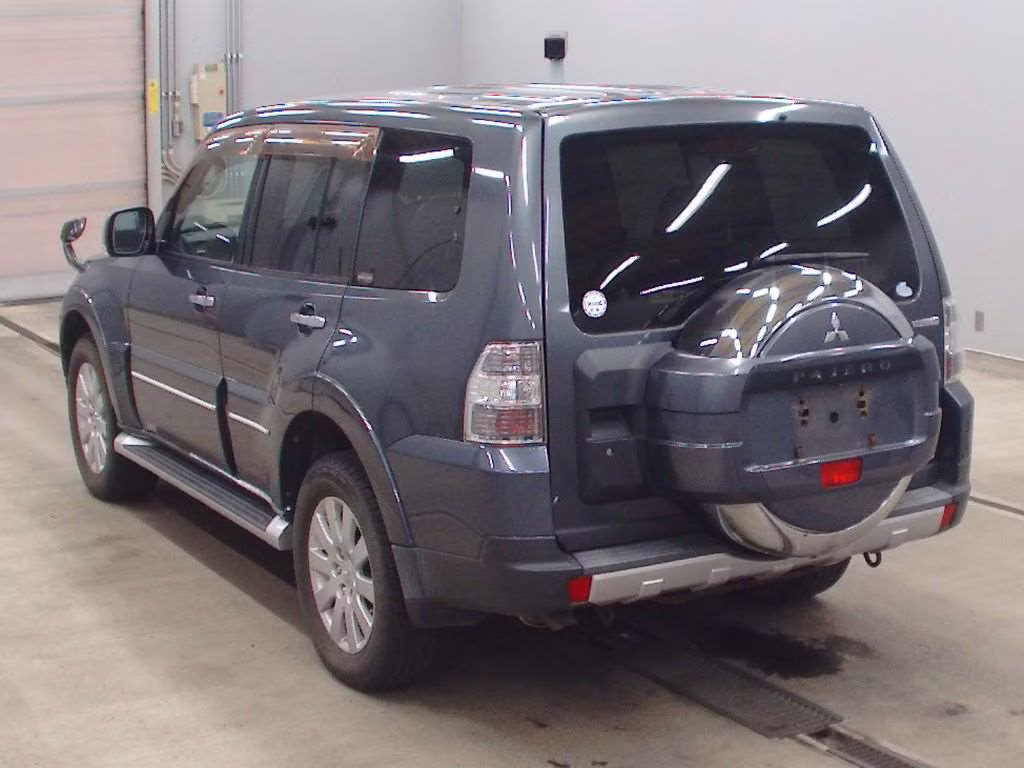 MITSUBISHI PAJERO