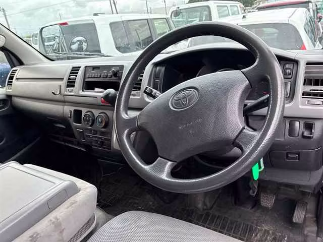 TOYOTA REGIUS ACE