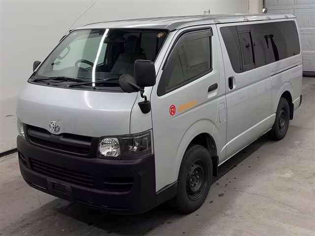 TOYOTA REGIUS ACE