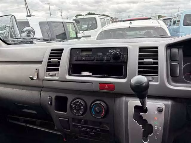 TOYOTA REGIUS ACE