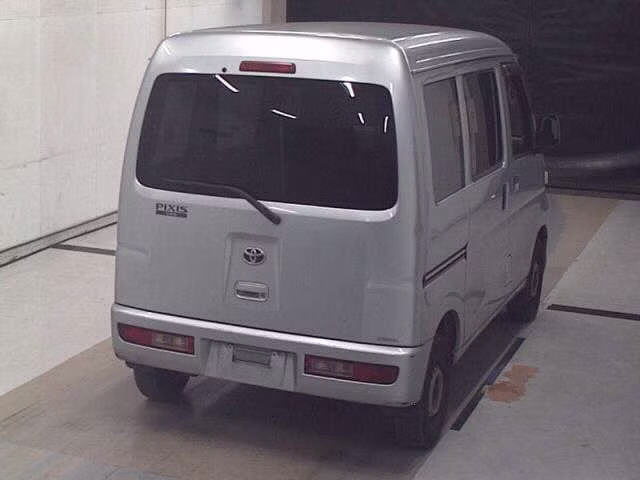 TOYOTA PIXIS VAN