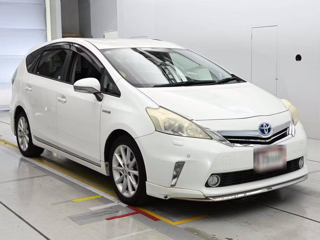 TOYOTA PRIUS ALPHA