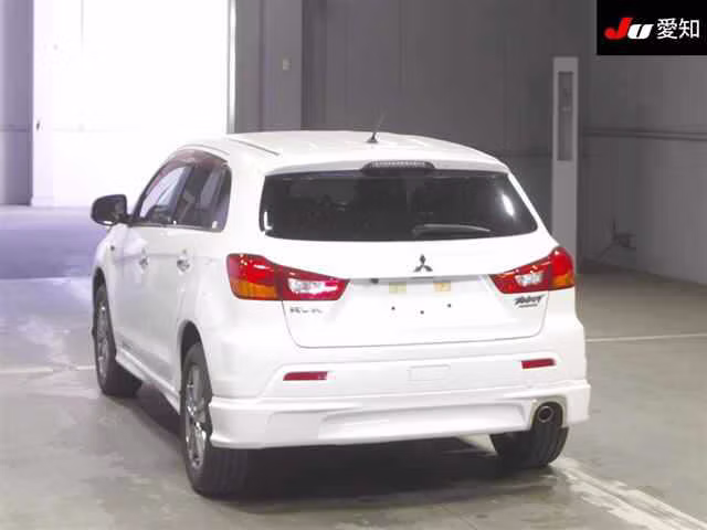 MITSUBISHI RVR