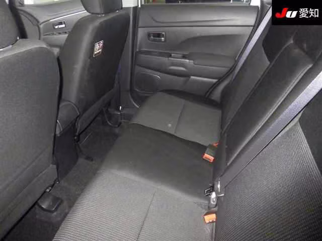 MITSUBISHI RVR