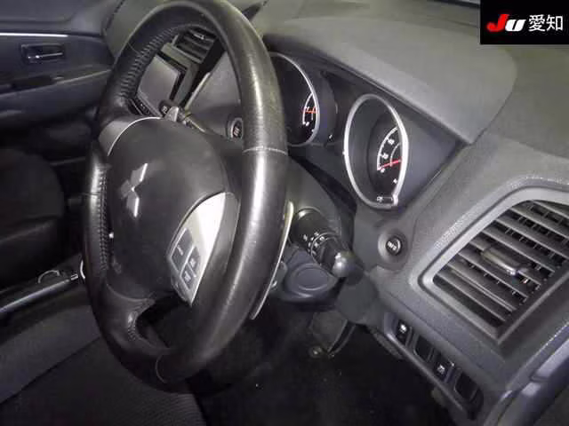 MITSUBISHI RVR