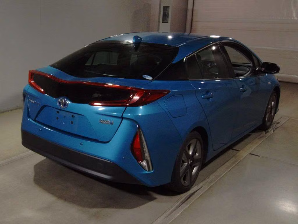 TOYOTA PRIUS PHV