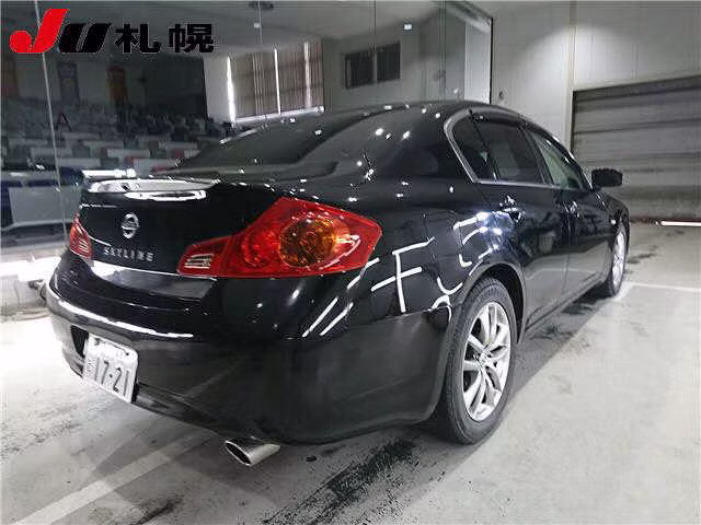 NISSAN SKYLINE