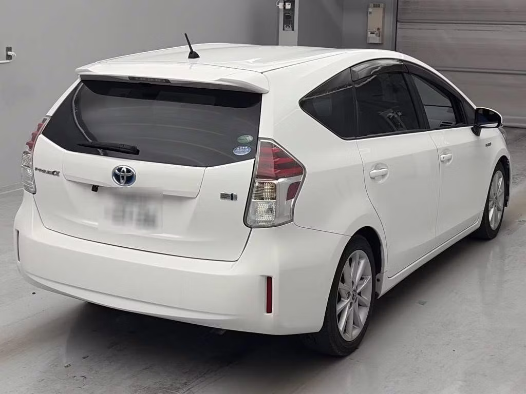 TOYOTA PRIUS ALPHA