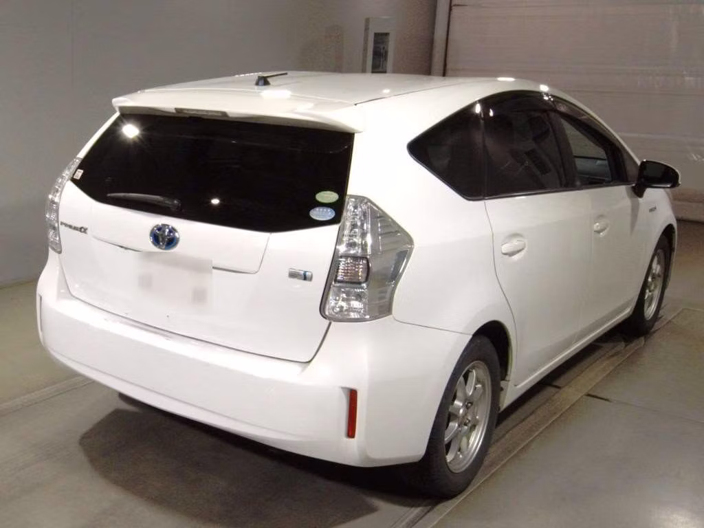 TOYOTA PRIUS ALPHA