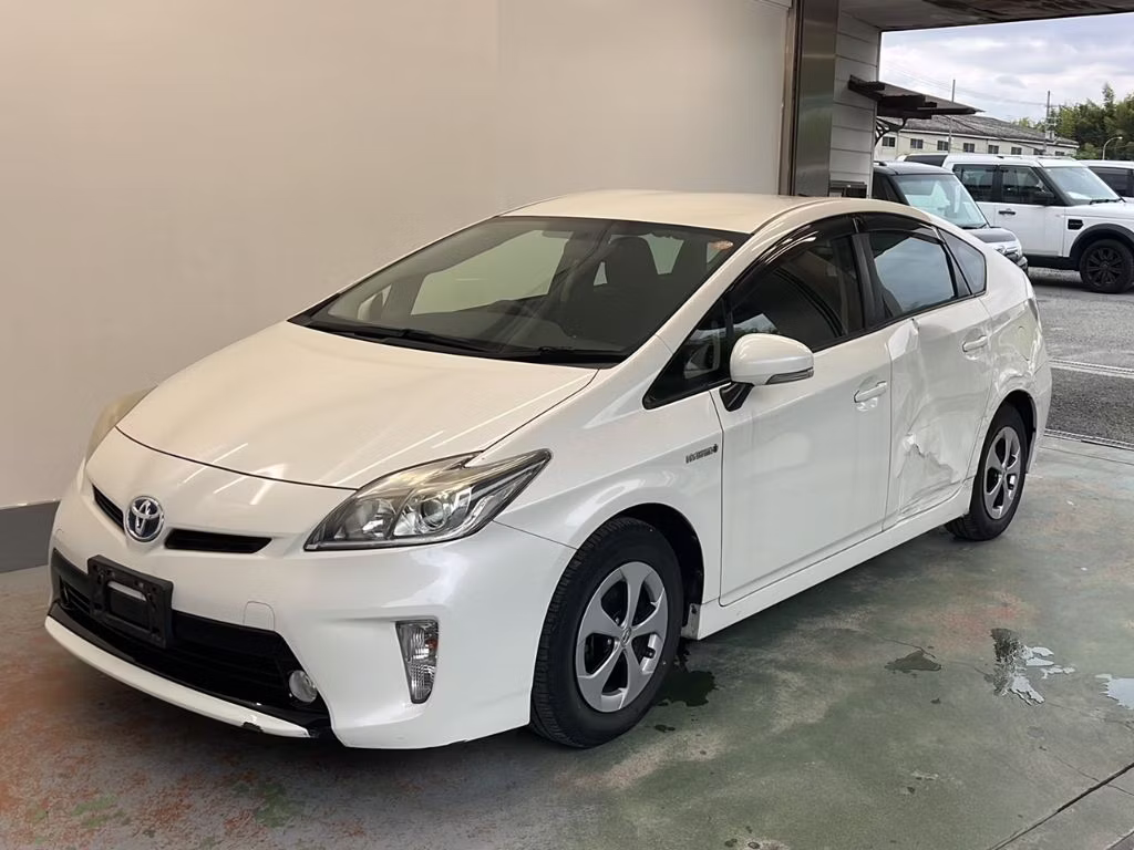 TOYOTA PRIUS