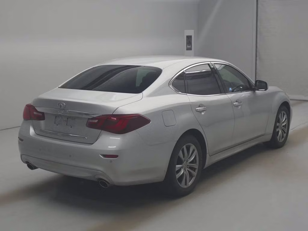 NISSAN FUGA
