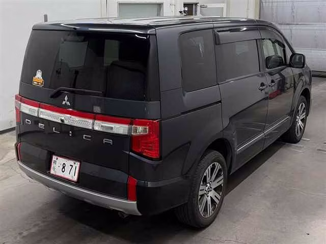 MITSUBISHI DELICA D:5
