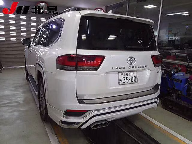 TOYOTA LAND CRUISER