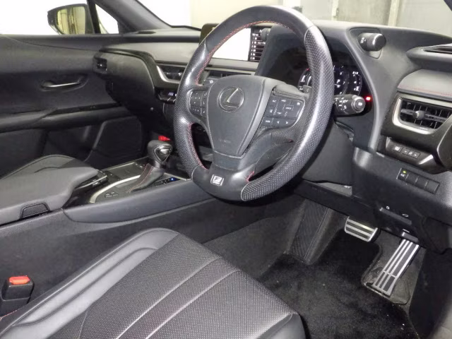LEXUS UX200