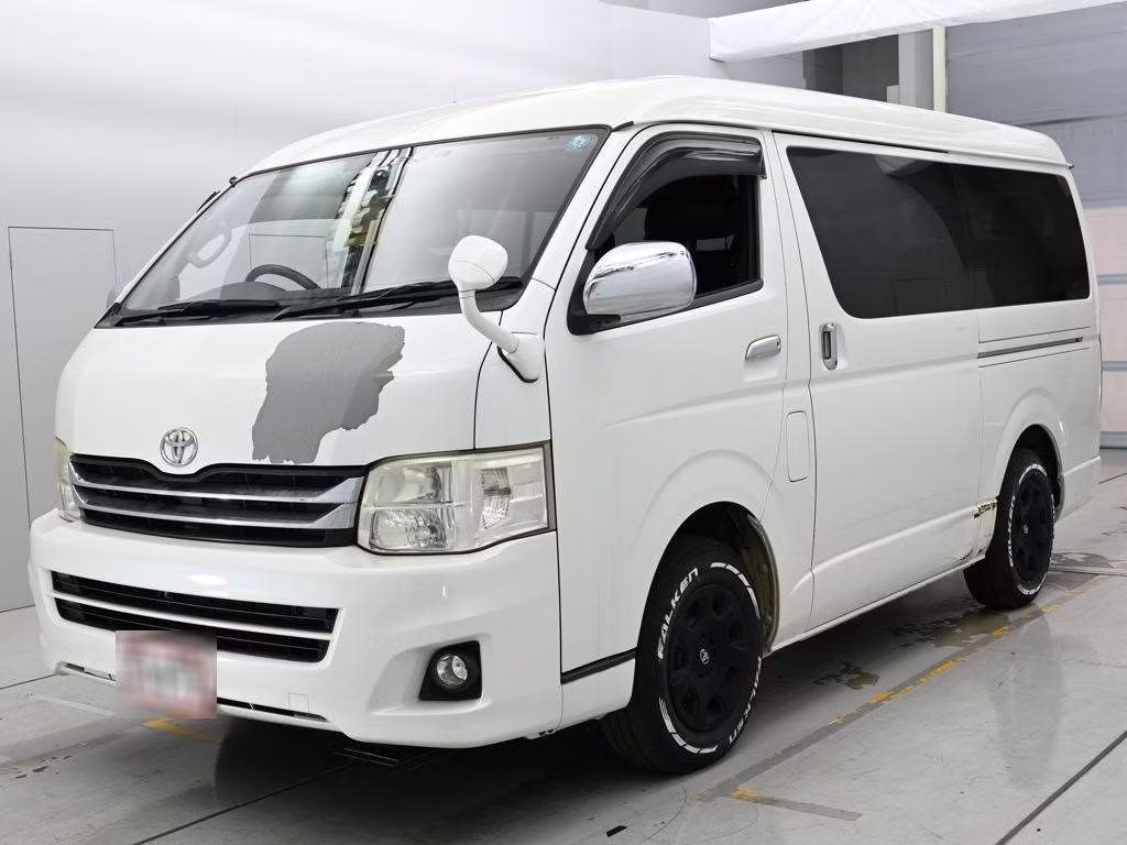 TOYOTA HIACE