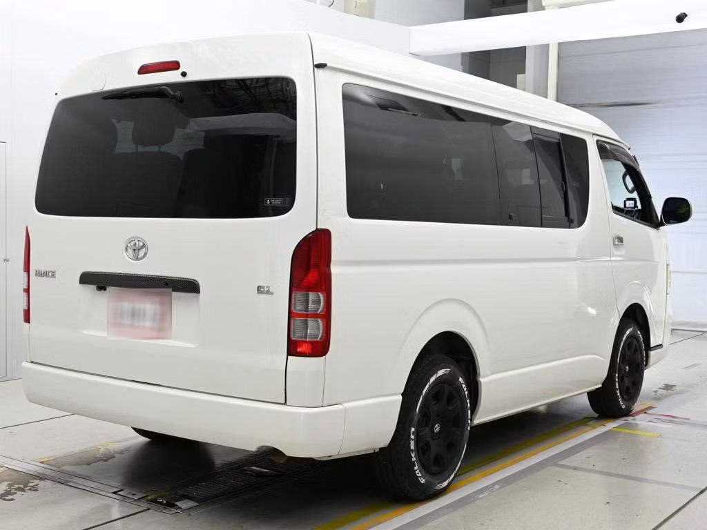 TOYOTA HIACE