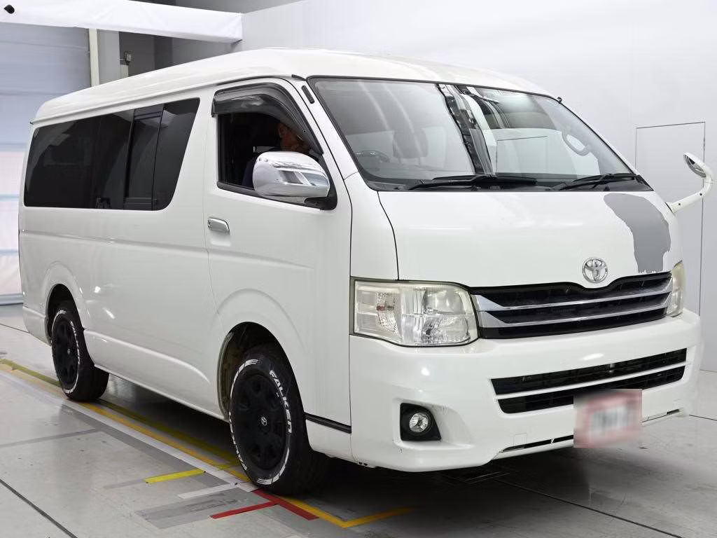 TOYOTA HIACE