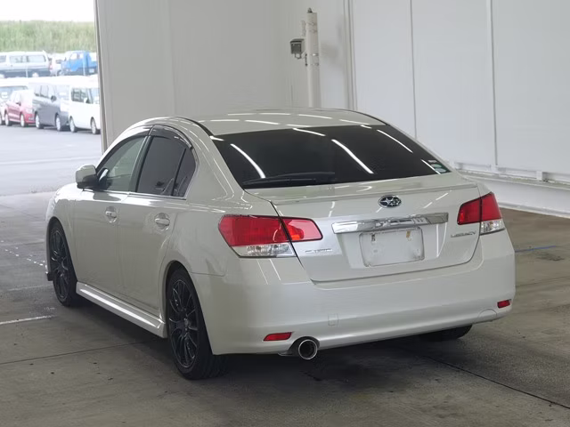 SUBARU LEGACY B4