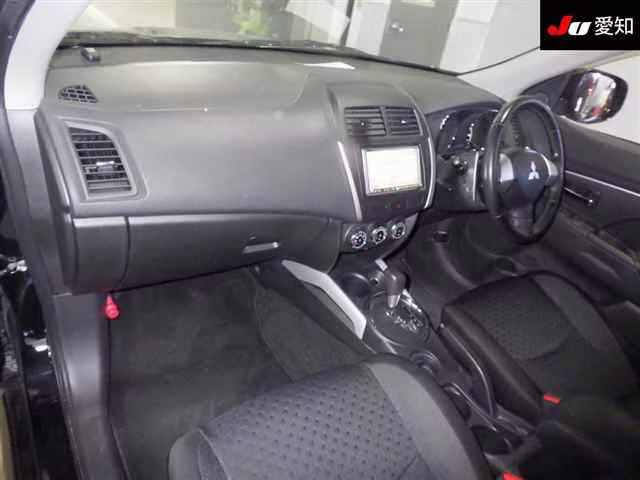 MITSUBISHI RVR