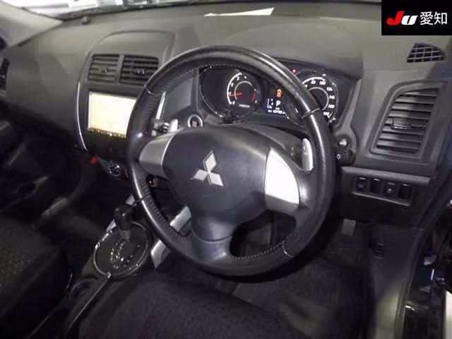 MITSUBISHI RVR
