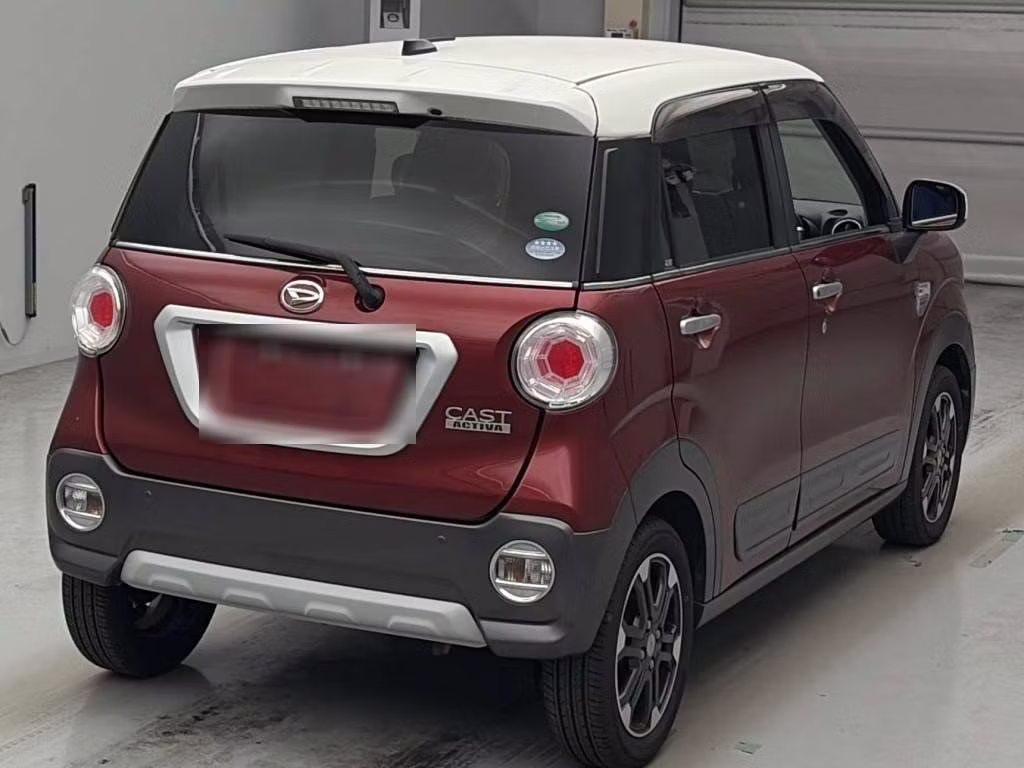 DAIHATSU CAST