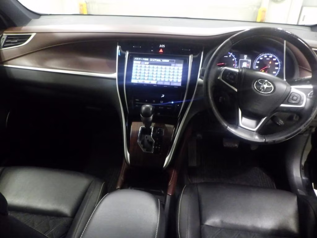 TOYOTA HARRIER
