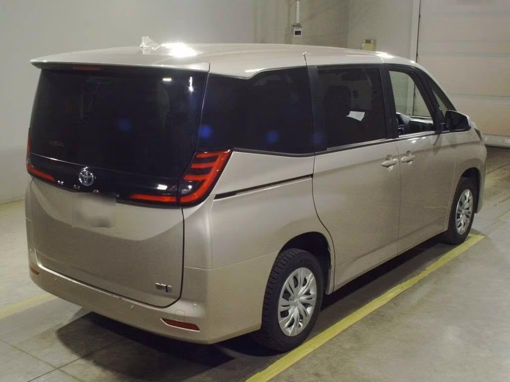 TOYOTA NOAH
